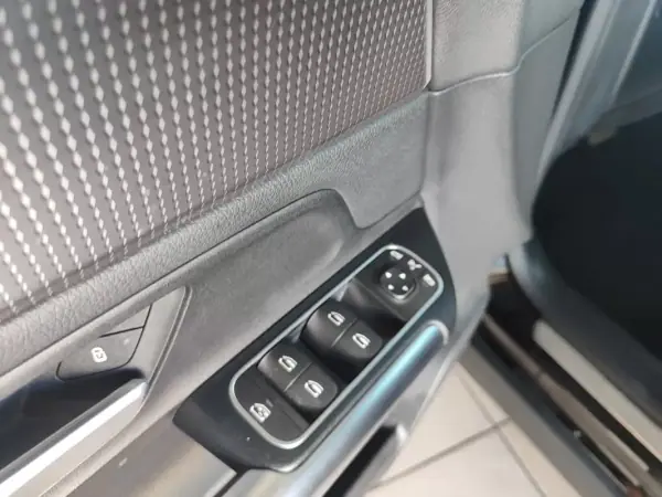 Mercedes-Benz EQA 2022 - 35350 EUR, 31000 km - AUTO.MOTO.pt - 31000km - foto 21 de 38