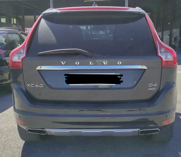 Volvo XC 60 2014 - 16000 EUR, 180000 km - AUTO.MOTO.pt - 180000km - foto 5 de 12