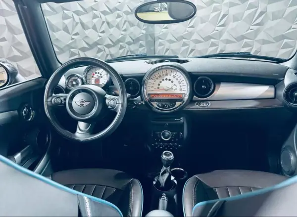 MINI Cooper 2014 - 15990 EUR, 120443 km - AUTO.MOTO.pt - 120443km - foto 50 de 59