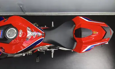 Honda CBR 1000RR 2017 - 15250 EUR, 17000 km - AUTO.MOTO.pt - 17000km - foto 28 de 32