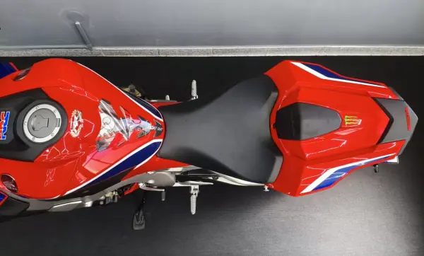 Honda CBR 1000RR 2017 - 15250 EUR, 17000 km - AUTO.MOTO.pt - 17000km - foto 28 de 32
