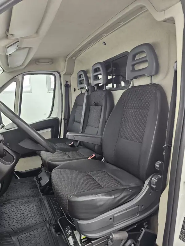 Peugeot BOXER 2.0 BlueHDi 435 L4H2 Premium 2017 - 15990 EUR, 168872 km - AUTO.MOTO.pt - 168872km - foto 24 de 30