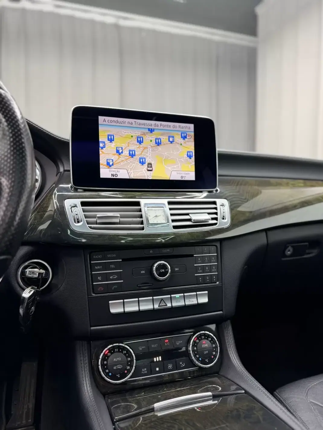 Mercedes-Benz CLS 350 2015 - 23750 EUR, 192000 km - AUTO.MOTO.pt - 192000km - foto 12 de 22