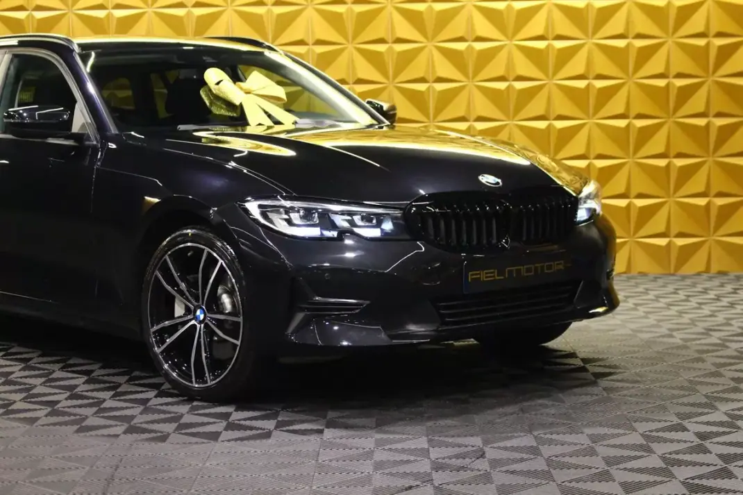 BMW 320 2021 - 26800 EUR, 137000 km - AUTO.MOTO.pt - 137000km - foto 6 de 28