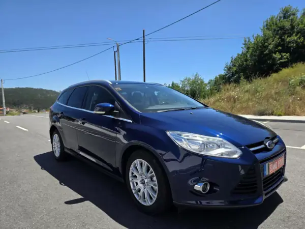 Ford Focus SW 2013 - 9990 EUR, 260000 km - AUTO.MOTO.pt - 260000km - foto 12 de 12