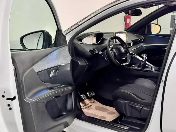 Peugeot 3008 2017 - 16950 EUR, 129000 km - AUTO.MOTO.pt - 129000km - foto 23 de 60