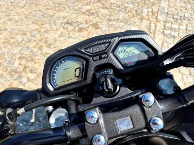 Honda CB 1000R 2017 - 5990 EUR, 25000 km - AUTO.MOTO.pt - 25000km - foto 16 de 24