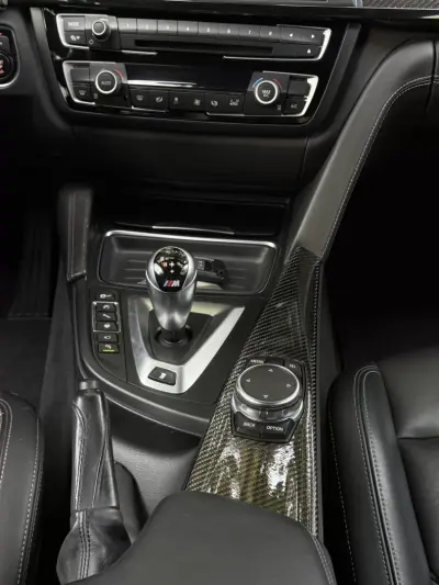 BMW M4 2017 - 58965 EUR, 120000 km - 120000km - foto 12 de 31