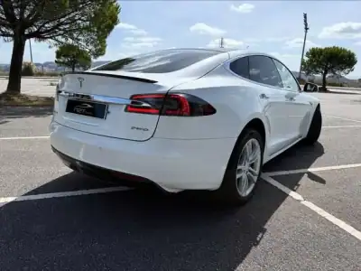 Tesla Model S 2015 - 27500 EUR, 162000 km - AUTO.MOTO.pt - 162000km - foto 3 de 21