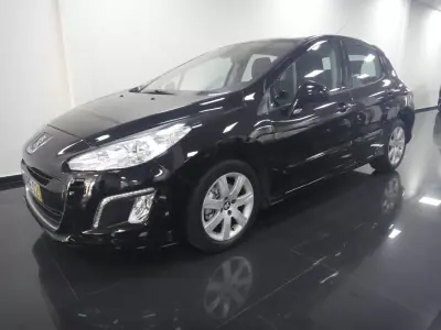 Peugeot 308 2012 - 7250 EUR, 172520 km - AUTO.MOTO.pt - 172520km - foto 1 de 50
