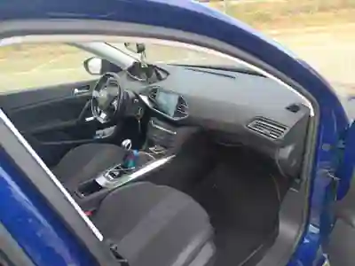 Peugeot 308 SW 2019 - 10500 EUR, 200000 km - AUTO.MOTO.pt - 200000km - foto 6 de 8