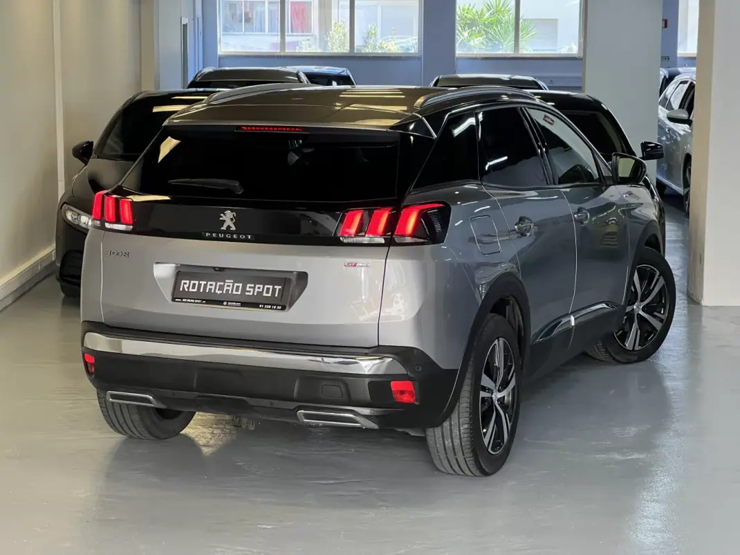 Peugeot 3008 2018 - 18490 EUR, 170000 km - AUTO.MOTO.pt - 170000km - foto 2 de 44