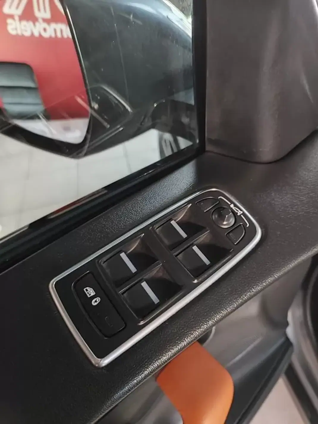 Jaguar F-Pace 2017 - 22500 EUR, 147000 km - AUTO.MOTO.pt - 147000km - foto 24 de 40