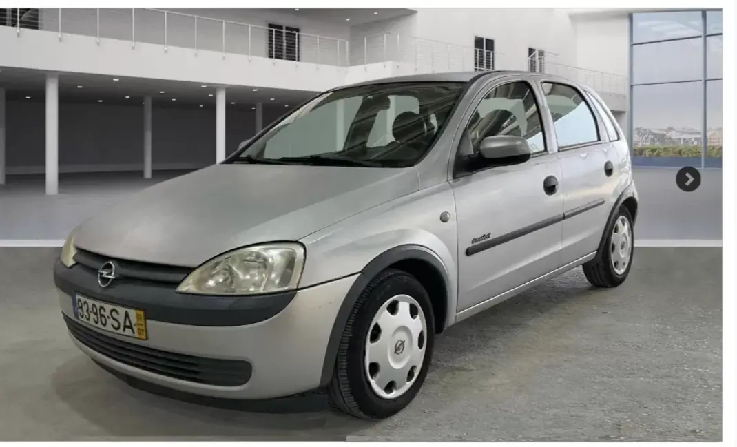 Opel Corsa 2000 - 1800 EUR, 179010 km - AUTO.MOTO.pt - 179010km - foto 1 de 10