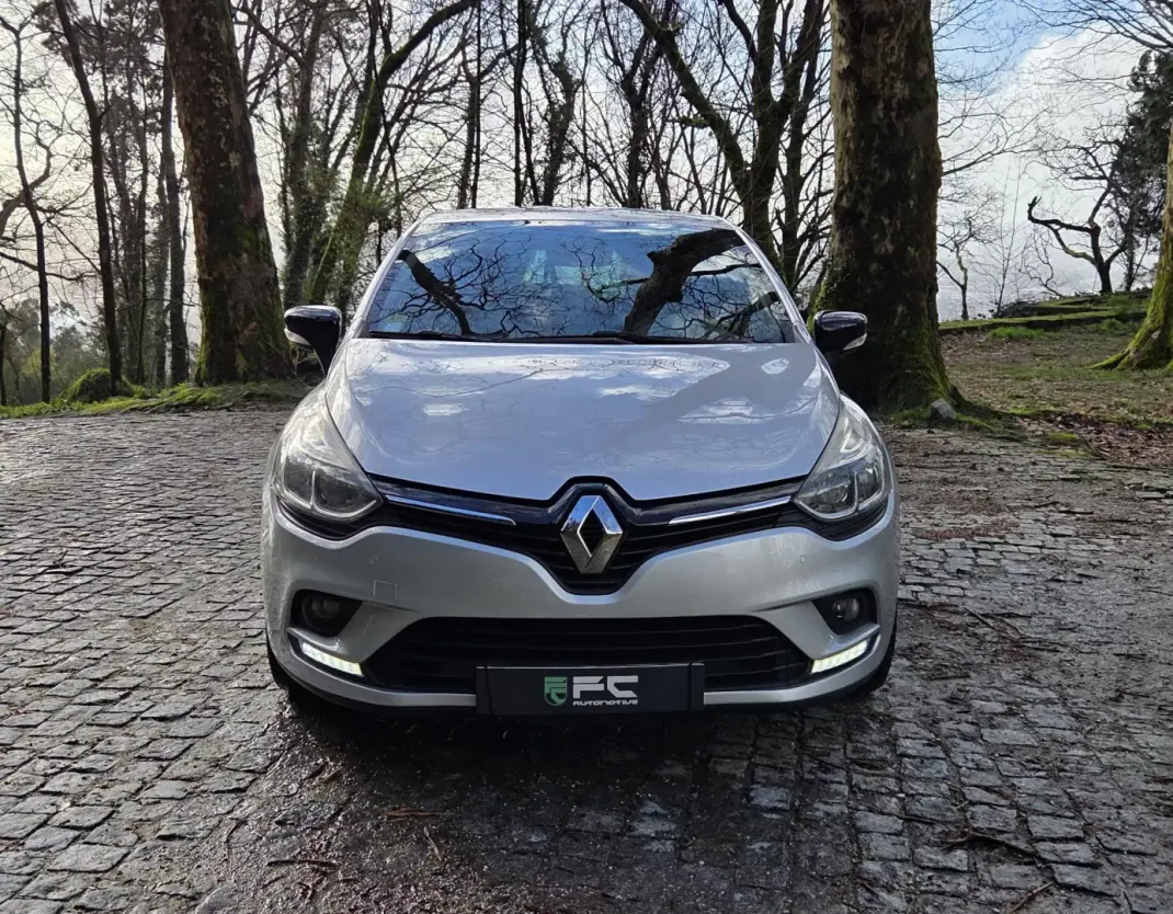 Renault Clio 2017 - 10950 EUR, 114000 km - AUTO.MOTO.pt - 114000km - foto 4 de 19