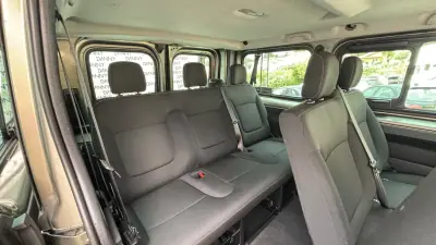 Renault Trafic 2017 - 18490 EUR, 187000 km - AUTO.MOTO.pt - 187000km - foto 5 de 15