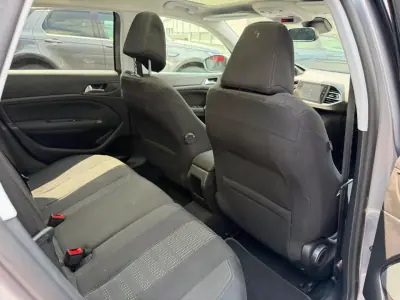 Peugeot 308 SW 2015 - 9900 EUR, 279000 km - AUTO.MOTO.pt - 279000km - foto 15 de 16