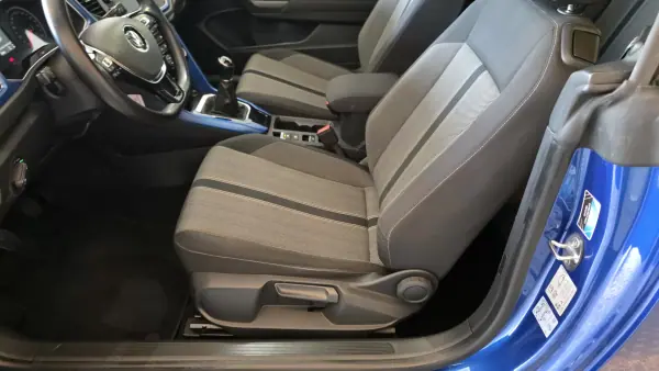 Volkswagen T-Roc Cabrio 2020 - 26900 EUR, 61926 km - AUTO.MOTO.pt - 61926km - foto 38 de 56