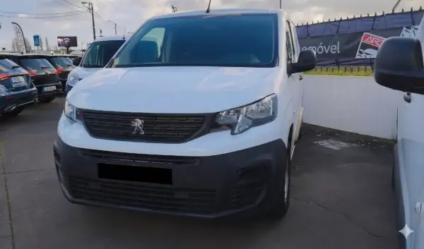 Peugeot 2019 - 13990 EUR, 69037 km - AUTO.MOTO.pt - 69037km - foto 2 de 4