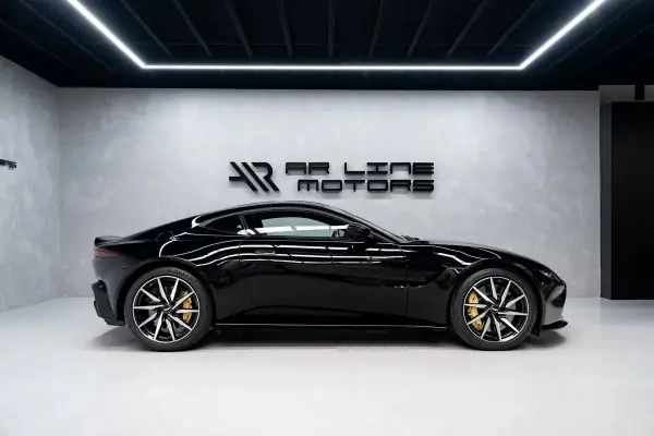Aston Martin V8 Vantage Coupe 2019 - 144950 EUR, 31000 km - 31000km - foto 7 de 45