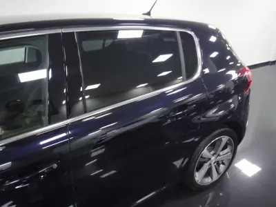 Peugeot 308 2019 - 14900 EUR, 50000 km - AUTO.MOTO.pt - 50000km - foto 32 de 51