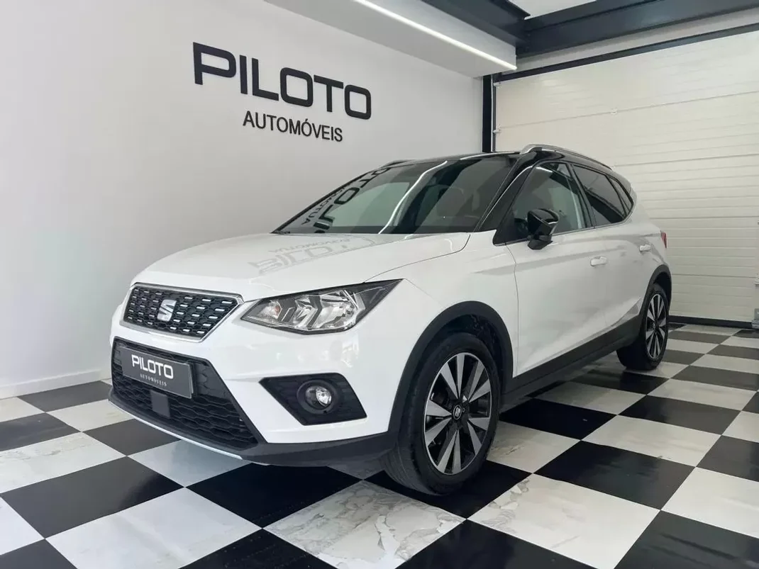 SEAT Arona 2020 - 15490 EUR, 59460 km - AUTO.MOTO.pt - 59460km - foto 1 de 39