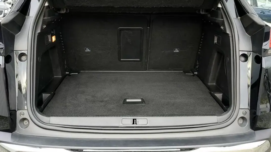 Peugeot 3008 2018 - 15990 EUR, 200391 km - AUTO.MOTO.pt - 200391km - foto 5 de 25