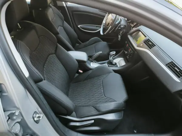 Citroën C5 Tourer 2014 - 8950 EUR, 249314 km - AUTO.MOTO.pt - 249314km - foto 19 de 37