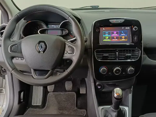 Renault Clio 2017 - 12190 EUR, 82674 km - AUTO.MOTO.pt - 82674km - foto 7 de 12