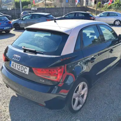 Audi A1 Sportback 2012 - 10450 EUR, 206000 km - AUTO.MOTO.pt - 206000km - foto 6 de 14
