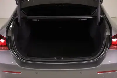 Mercedes-Benz A 180 Limousine 2025 - 39990 EUR, 6272 km - AUTO.MOTO.pt - 6272km - foto 17 de 47