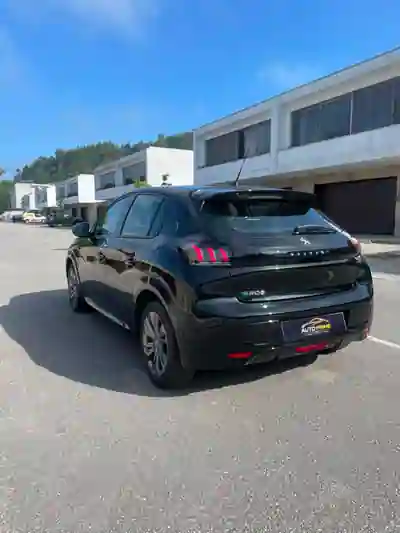 Peugeot e208 2020 - 14950 EUR, 53706 km - 53706km - foto 5 de 12