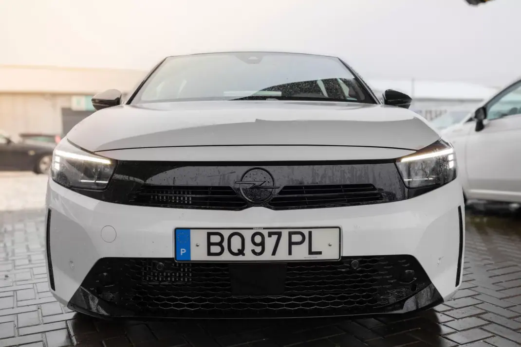 Opel Corsa 2025 - 18500 EUR, 20820 km - AUTO.MOTO.pt - 20820km - foto 2 de 12