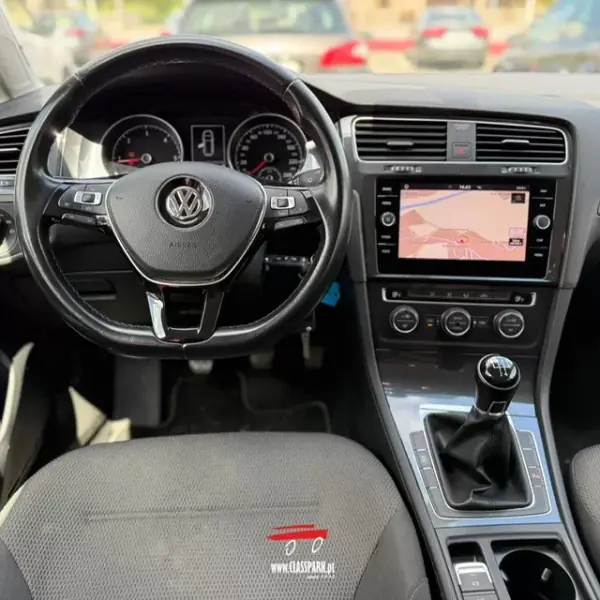Volkswagen Golf 2019 - 16900 EUR, 179000 km - AUTO.MOTO.pt - 179000km - foto 8 de 15