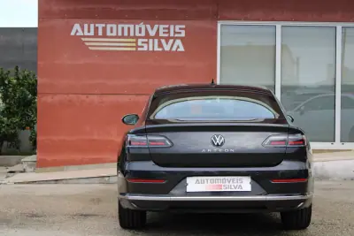 Volkswagen Arteon 2021 - 25990 EUR, 155000 km - AUTO.MOTO.pt - 155000km - foto 10 de 35
