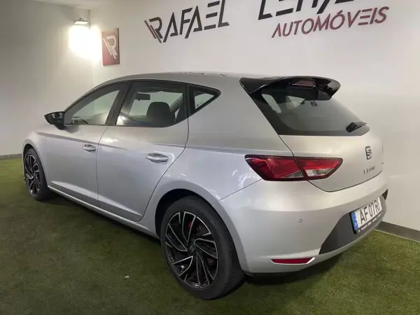 SEAT Leon 2013 - 8500 EUR, 258000 km - AUTO.MOTO.pt - 258000km - foto 6 de 27