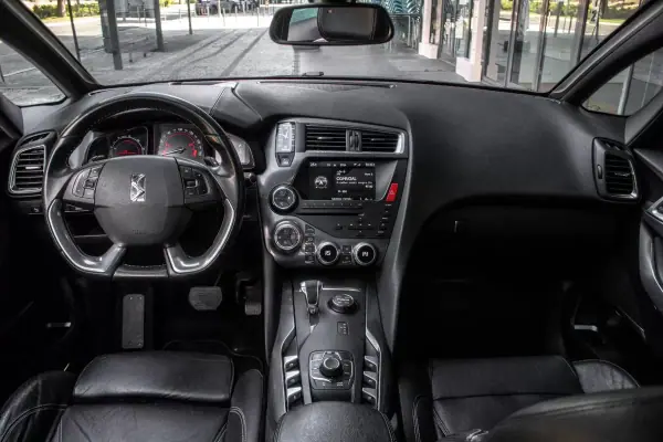 Citroën DS5 2013 - 8900 EUR, 242219 km - AUTO.MOTO.pt - 242219km - foto 34 de 38