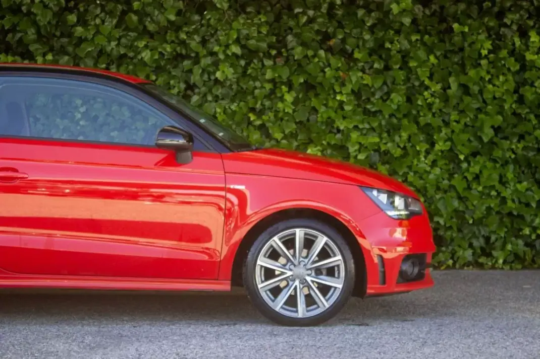 Audi A1 2014 - 12900 EUR, 154000 km - AUTO.MOTO.pt - 154000km - foto 5 de 16