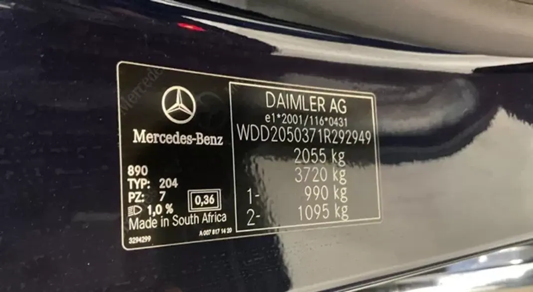 Mercedes-Benz C 200 2017 - 19990 EUR, 106000 km - AUTO.MOTO.pt - 106000km - foto 17 de 19