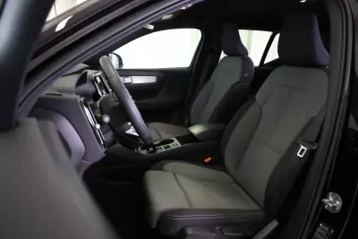 Volvo XC 40 2022 - 28990 EUR, 98750 km - AUTO.MOTO.pt - 98750km - foto 29 de 51