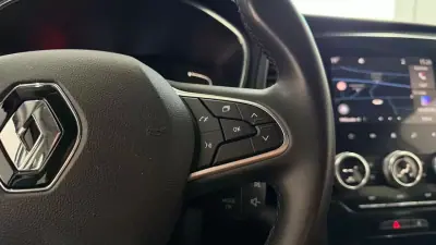 Renault Mégane Sport Tourer 2020 - 13990 EUR, 137993 km - AUTO.MOTO.pt - 137993km - foto 14 de 32