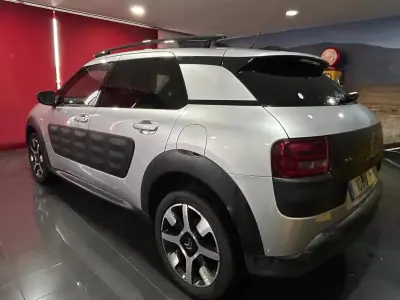 Citroën C4 Cactus 2015 - 11500 EUR, 172000 km - AUTO.MOTO.pt - 172000km - foto 2 de 13