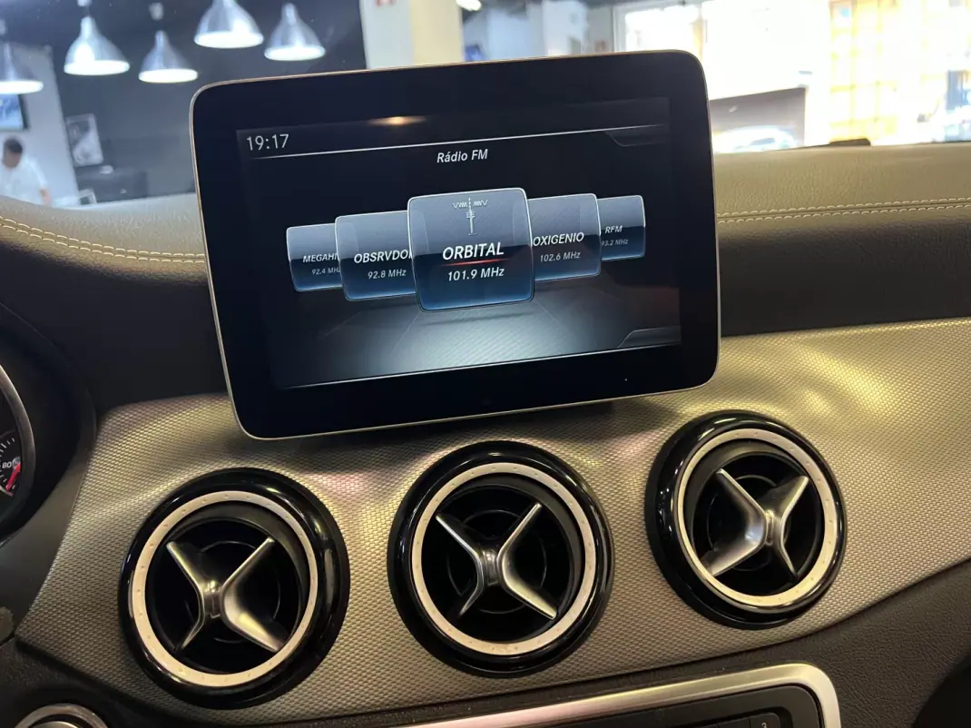 Mercedes-Benz A 180 2017 - 18990 EUR, 140000 km - 140000km - foto 18 de 40