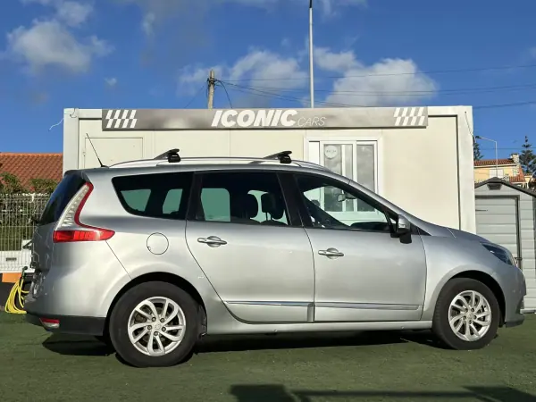 Renault Grand Scénic 2015 - 7990 EUR, 242000 km - AUTO.MOTO.pt - 242000km - foto 5 de 42