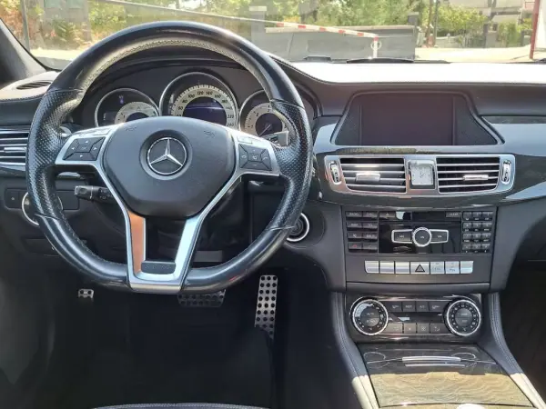 Mercedes-Benz CLS 350 2014 - 29000 EUR, 237000 km - AUTO.MOTO.pt - 237000km - foto 14 de 50