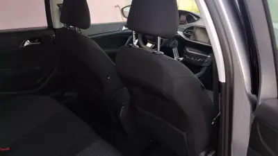 Peugeot 308 SW 2020 - 11950 EUR, 110000 km - AUTO.MOTO.pt - 110000km - foto 22 de 39
