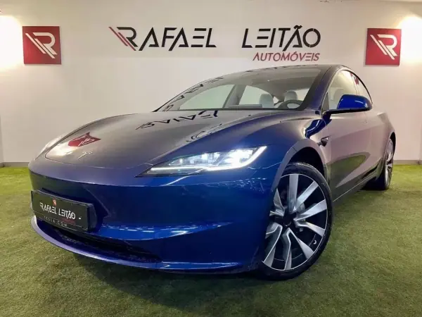Tesla Model 3 2024