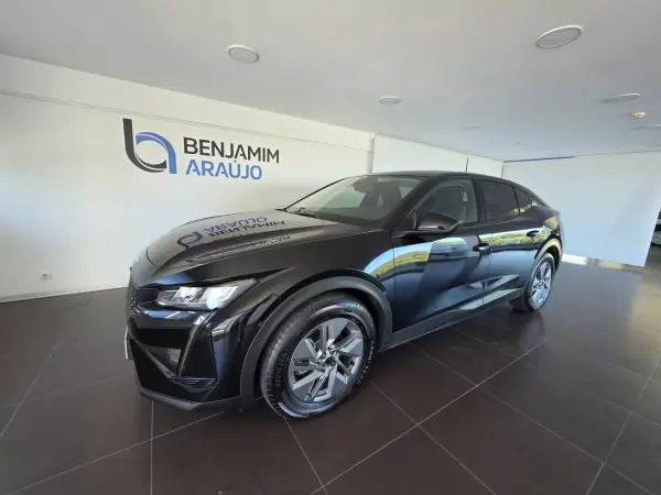 Peugeot 408 1.2 Hybrid Allure e-DCS6 2025 Gasolina — 14 642 km Peugeot 408 1.2 Hybrid Allure e-DCS6 2025 Gasolina