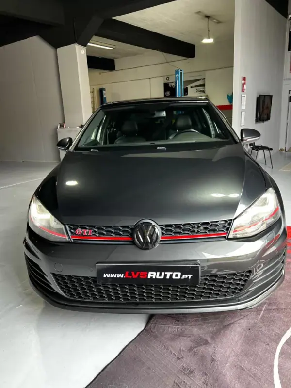 Volkswagen Golf 2014 - 20000 EUR, 187000 km - AUTO.MOTO.pt - 187000km - foto 8 de 33