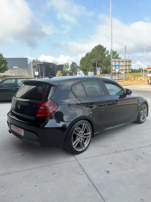 BMW 118 2010 - 12000 EUR, 176393 km - AUTO.MOTO.pt - 176393km - foto 6 de 18